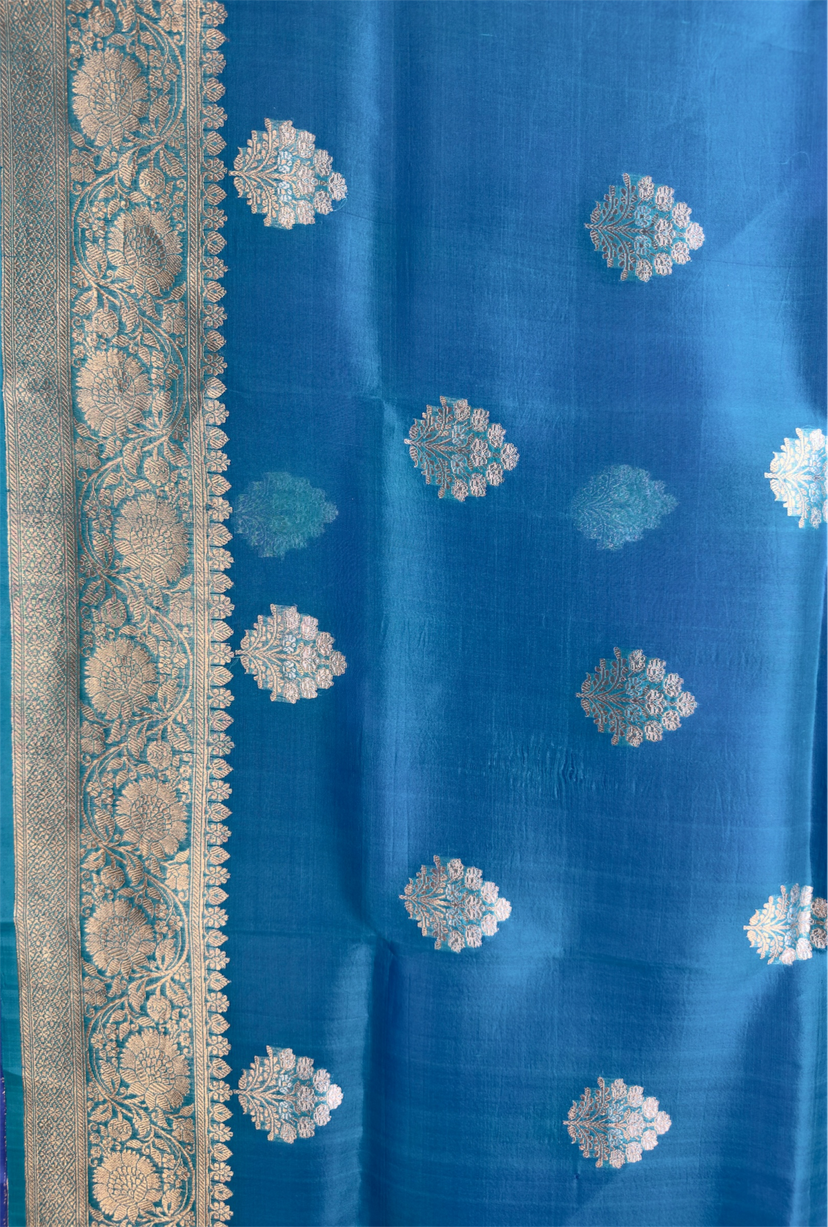 Pure Kora saree with kadwa weaving