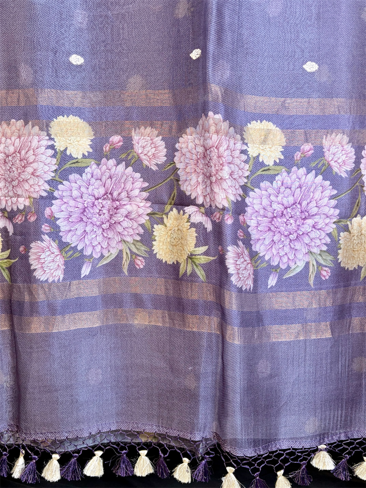 Pure Kora with digital print & kadwa weaving buttis