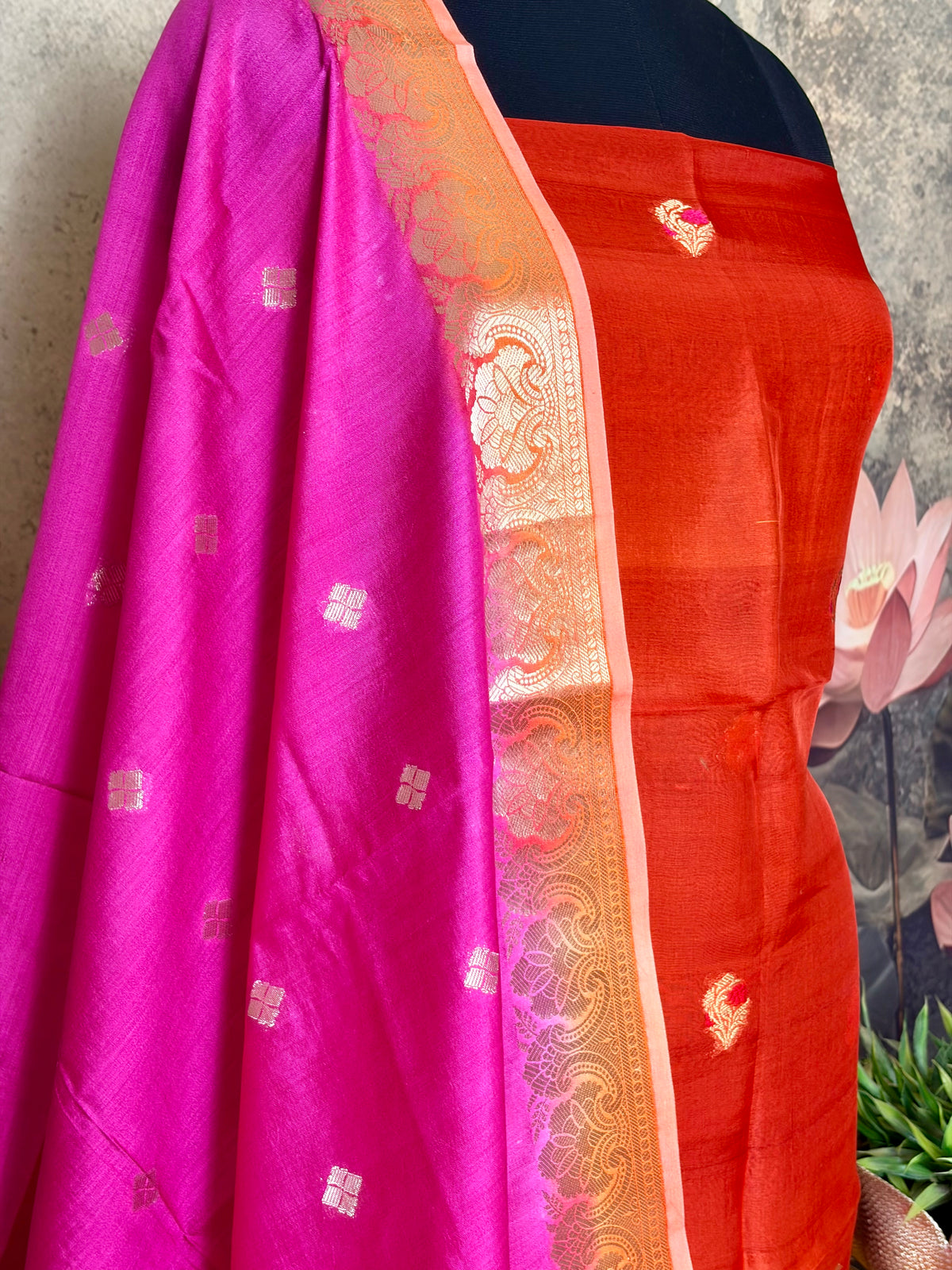 Pure Kora silk & pure silk dupatta with kadwa weaving & Meenakari