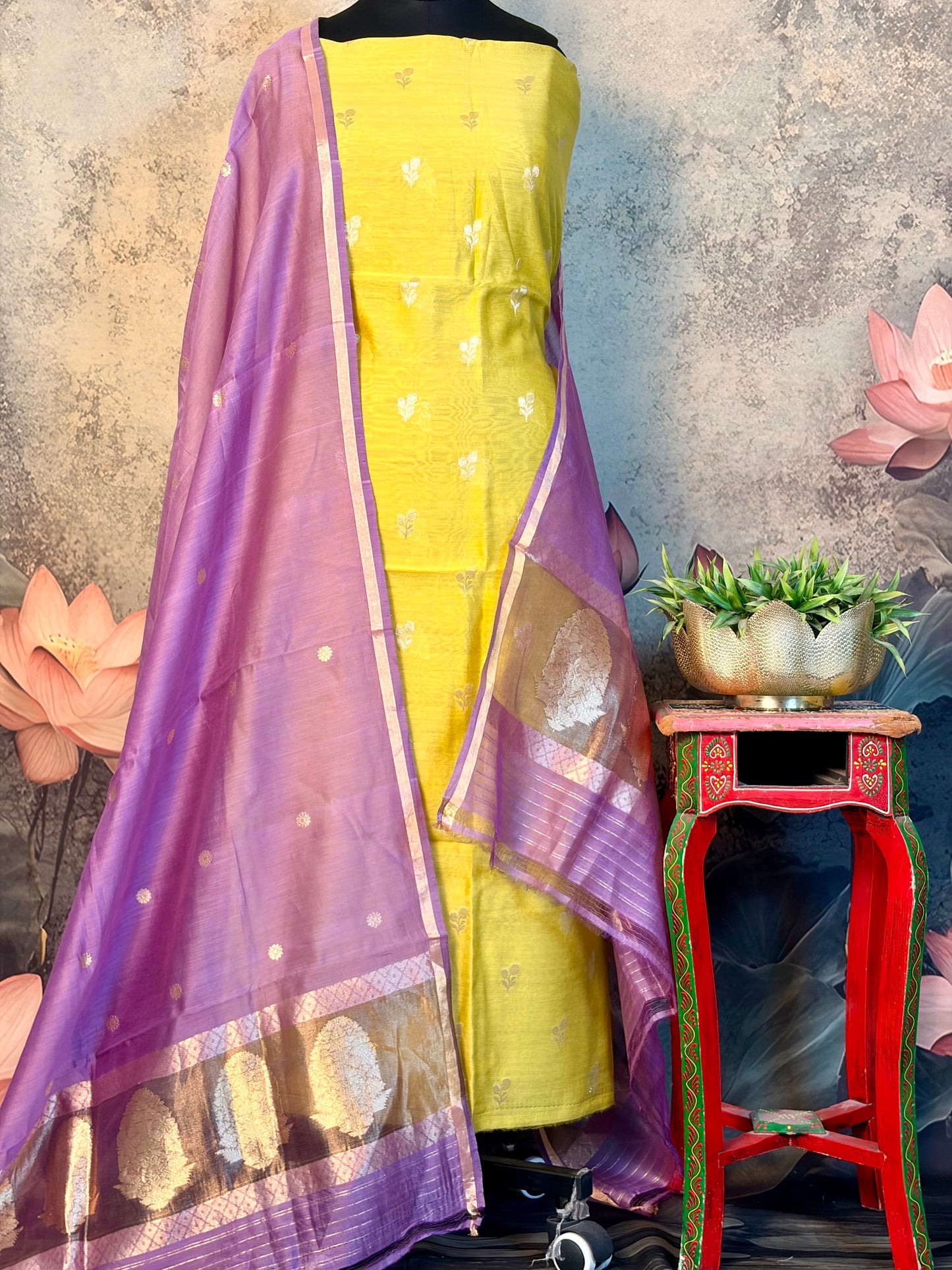 Pure chendari silk with kadwa weaving & Meenakari