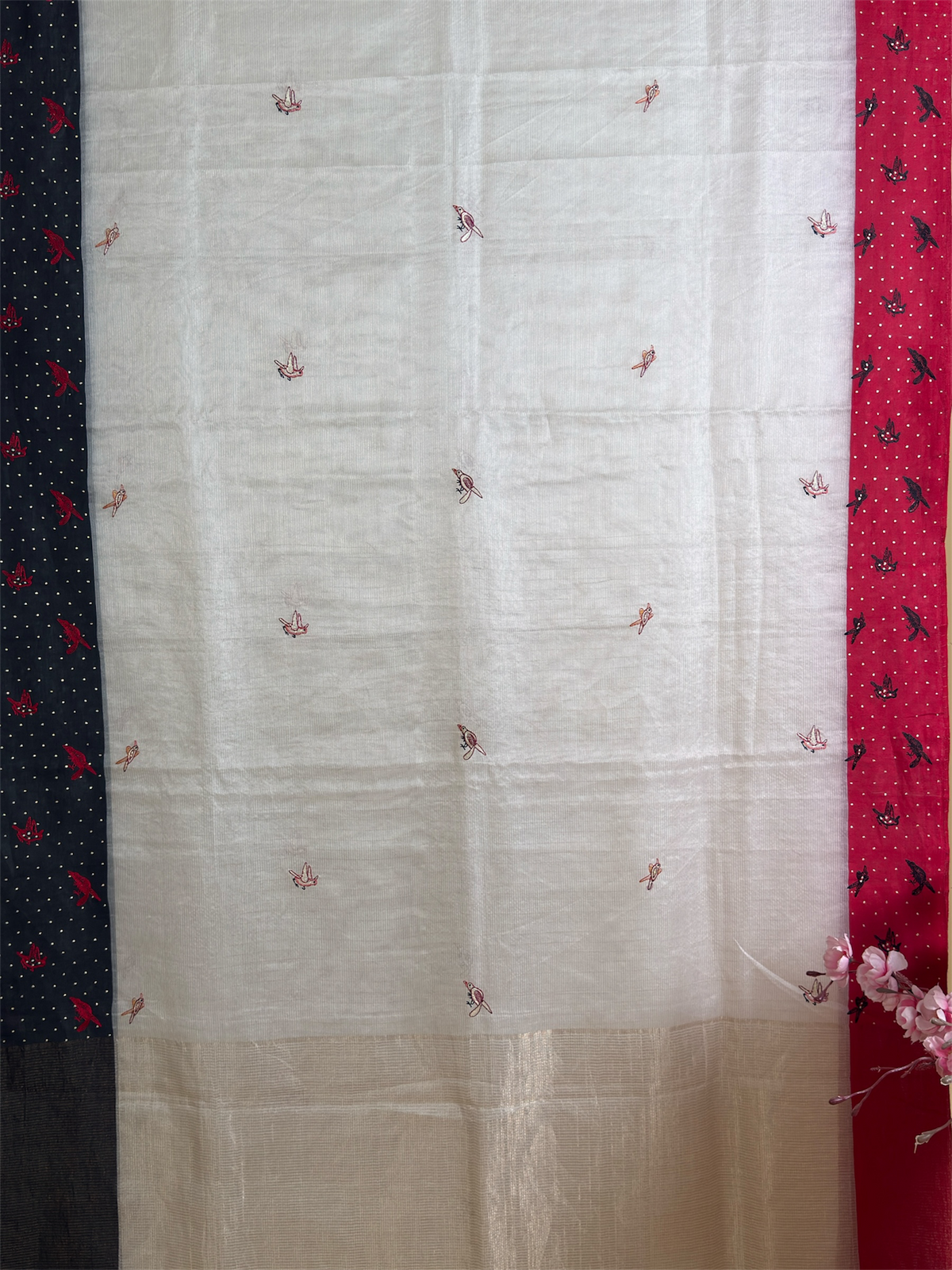 Pure tissue Kora saree with fusion embroidery