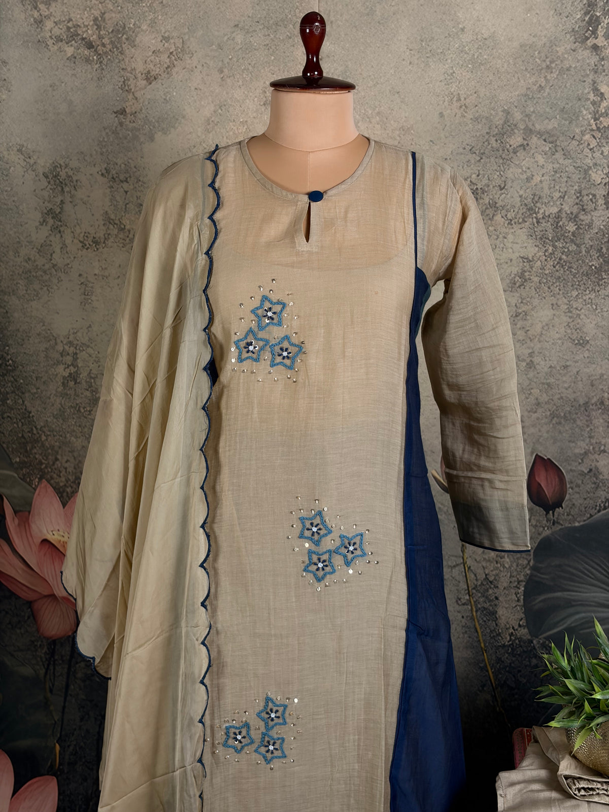 Pure mulchendari with flared and knot work