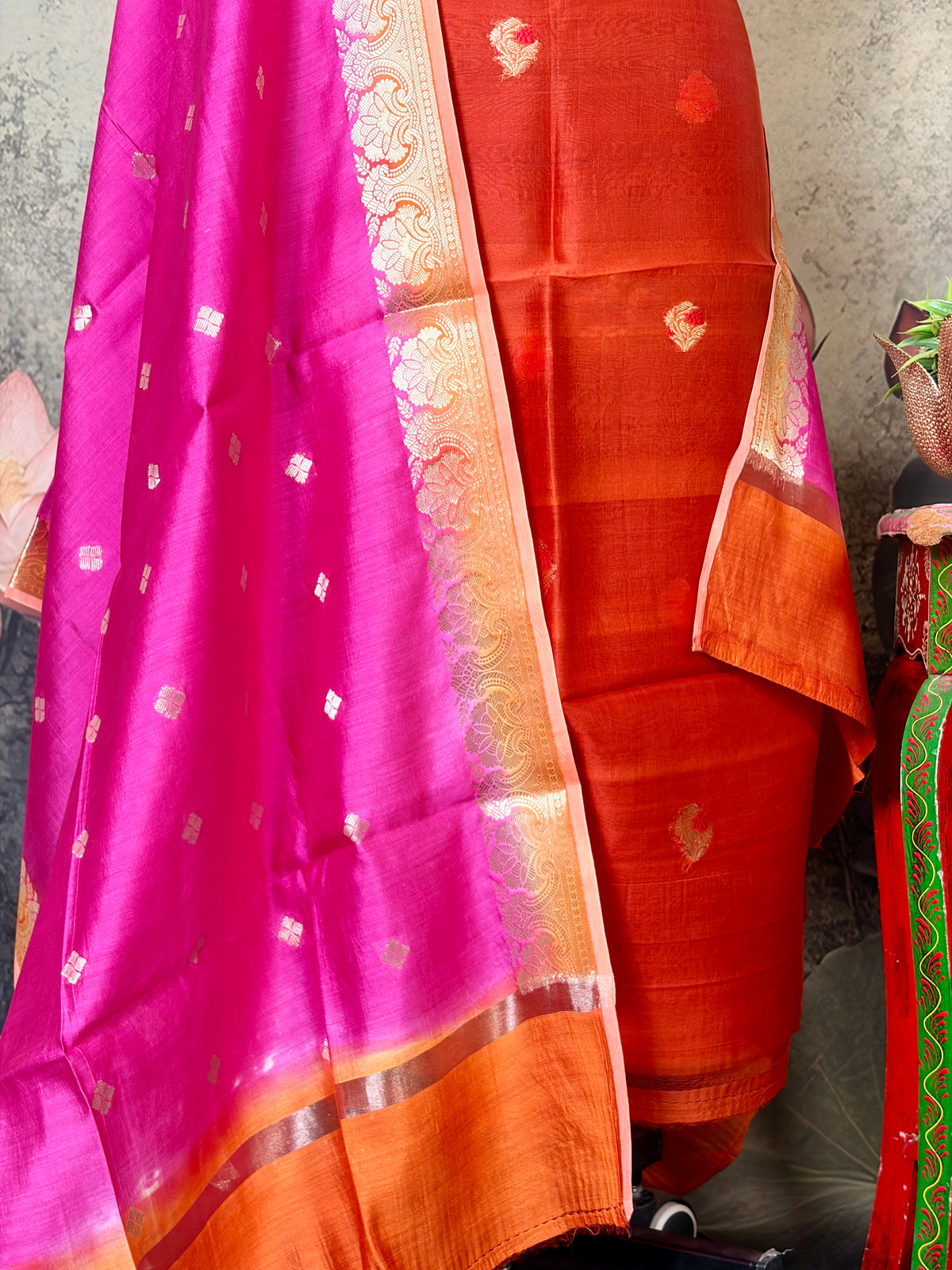 Pure Kora silk & pure silk dupatta with kadwa weaving & Meenakari