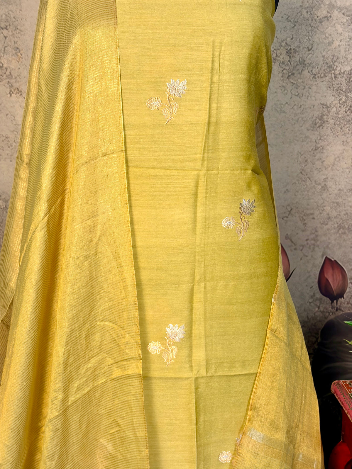 Pure Moonga silk with tissue Poona dupatta