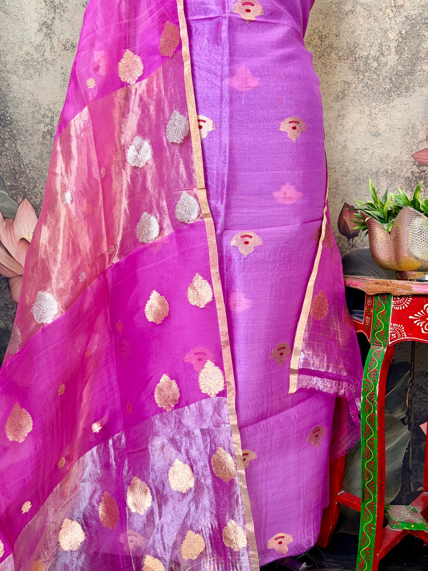 Pure Kora silk with kadwa weaving & Meenakari