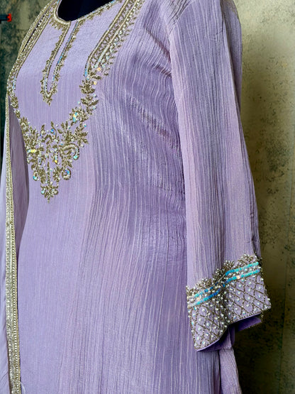 Pure crush tissue with handwork