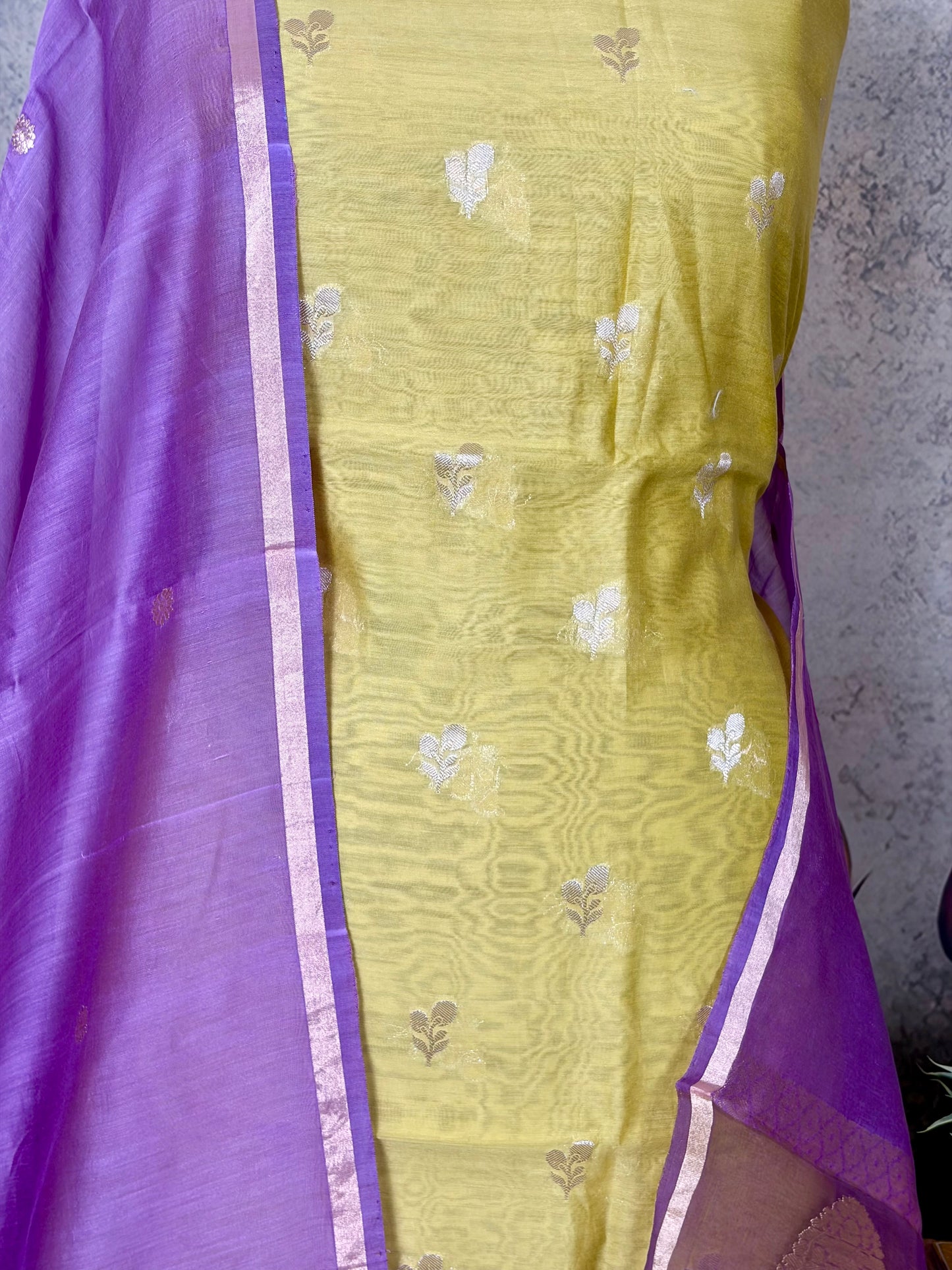 Pure chendari silk with kadwa weaving & Meenakari