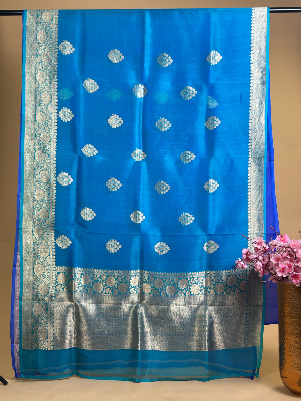 Pure Kora saree with kadwa weaving