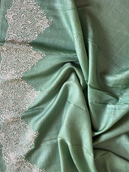 Pure Kora saree with checks pattern & embroidery