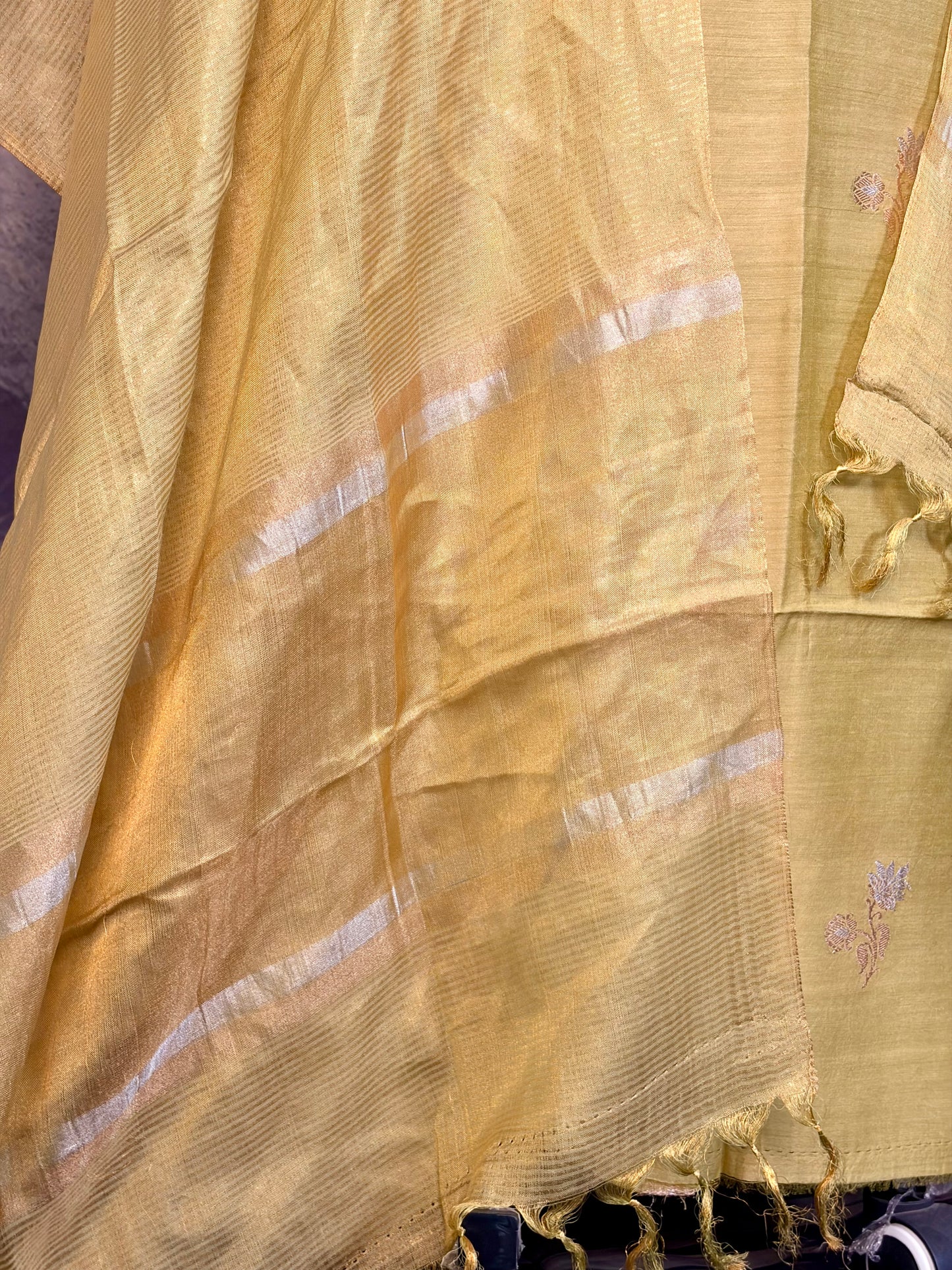Pure Moonga silk with tissue Poona dupatta
