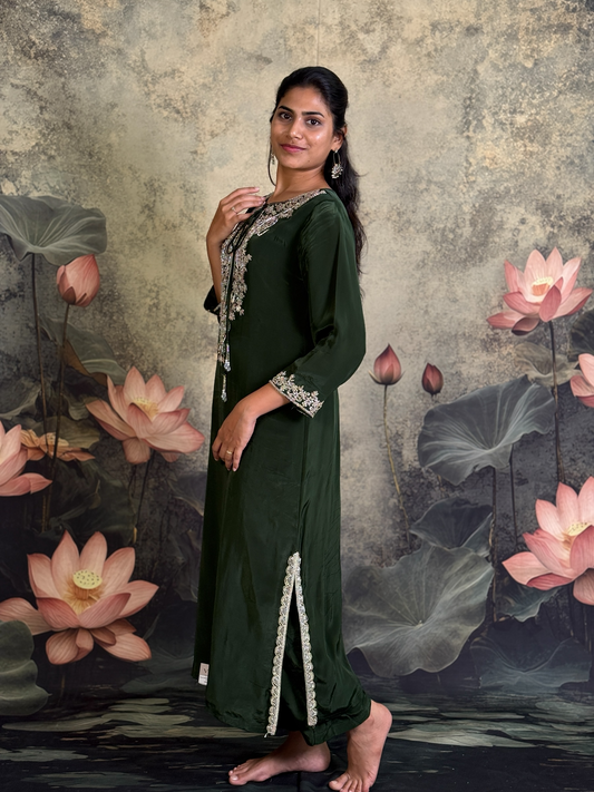 Pure crepe with handwork 2-piece suit