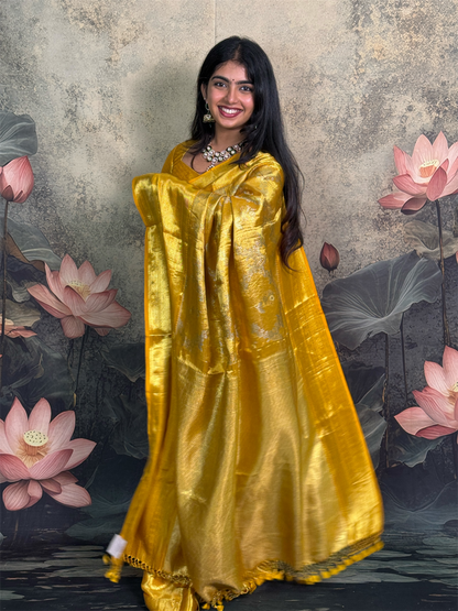 Pure Kanchipattu saree with readymade blouse