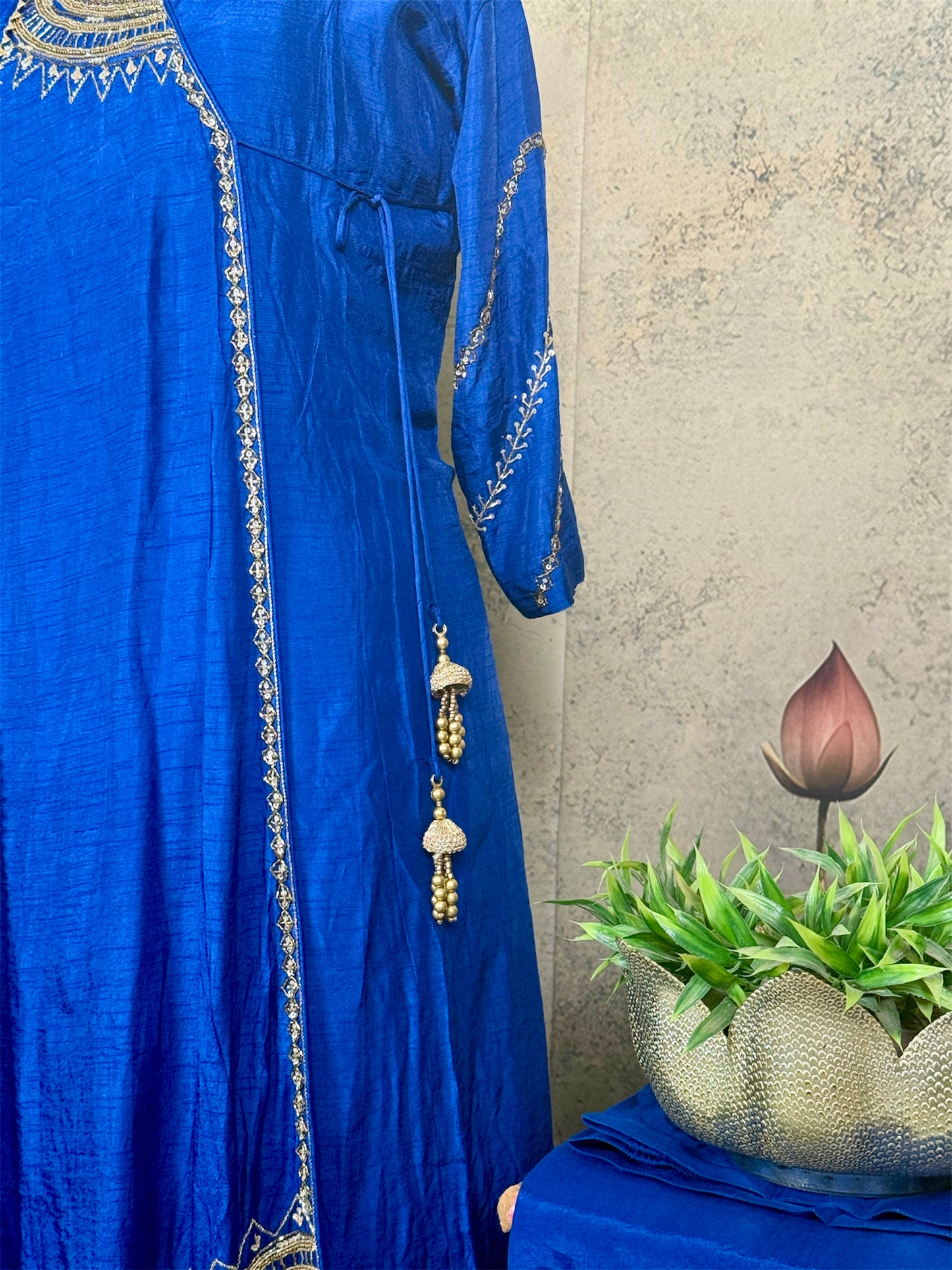 Pure silk suit with handwork and fusion