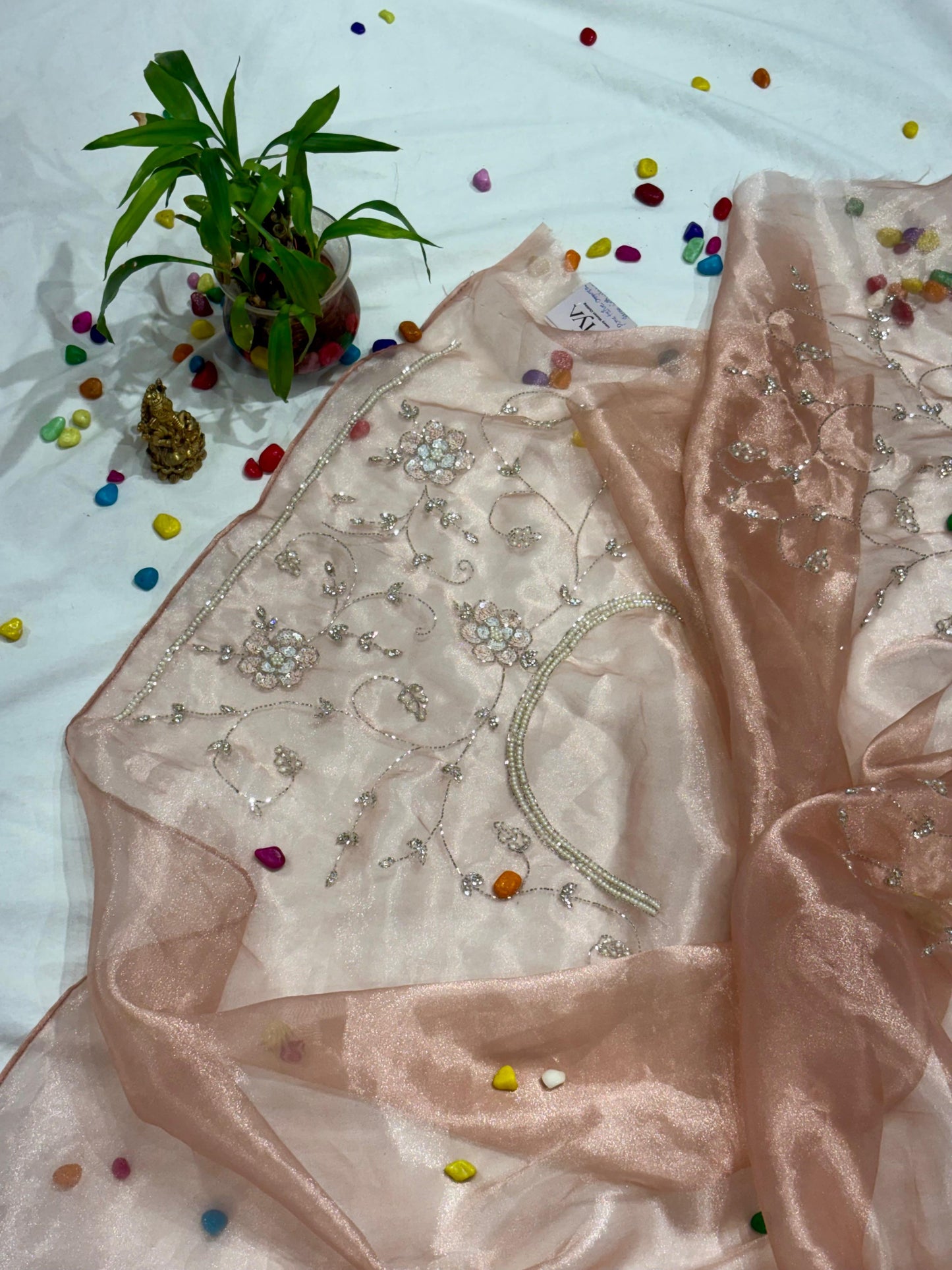 PURE GLASS TISSUE WITH ALL OVER HANDWORK