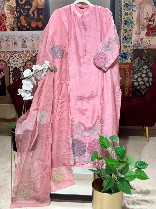 PURE DOLA SILK WITH APPLIQUE 3-PIECE SUIT