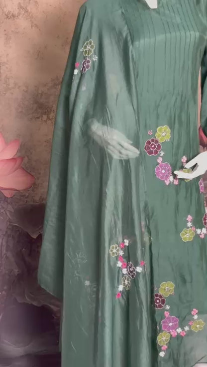 Emerald Grace – Pure Chanderi Silk Hand-Painted 3 piece suit